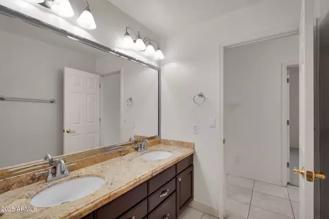 Bath - 4710 E Hearn Rd, Phoenix, AZ 85032 photo 7 of 7