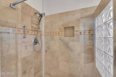 Bath - 4710 E Hearn Rd, Phoenix, AZ 85032 photo 4 of 7