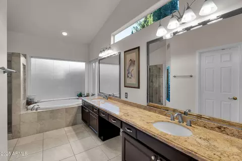 Bath - 4710 E Hearn Rd, Phoenix, AZ 85032 photo 1 of 7