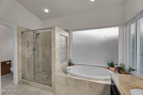 Bath - 4710 E Hearn Rd, Phoenix, AZ 85032 photo 2 of 7