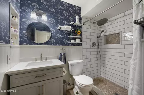 Bath - 150 E Jasmine St, Mesa, AZ 85201 photo 2 of 2
