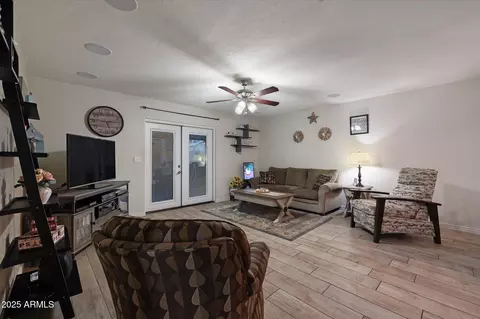 Living - 150 E Jasmine St, Mesa, AZ 85201 photo 2 of 2