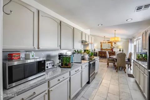 Kitchen - 902 E Renee Dr, Phoenix, AZ 85024 photo 6 of 6