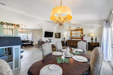 Dining - 902 E Renee Dr, Phoenix, AZ 85024 photo 3 of 3