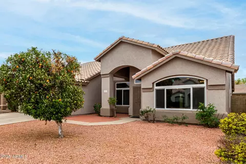 Exterior - 2319 E San Tan Dr, Gilbert, AZ 85296 photo 2 of 8