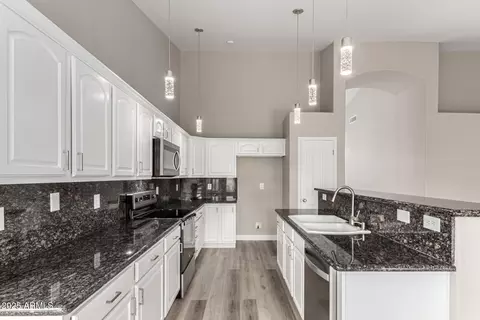 Kitchen - 2319 E San Tan Dr, Gilbert, AZ 85296 photo 2 of 4