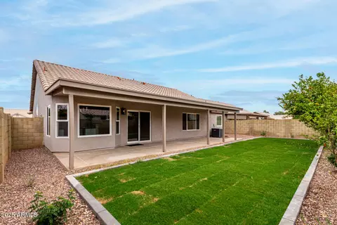 Exterior - 2319 E San Tan Dr, Gilbert, AZ 85296 photo 6 of 8