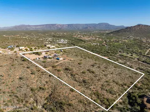 43717 N 11th Ave, New River, AZ 85087