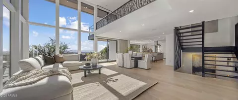 Living - 5419 E Valle Vista Rd, Phoenix, AZ 85018 photo 5 of 8
