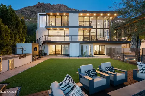 Exterior - 5419 E Valle Vista Rd, Phoenix, AZ 85018 photo 2 of 10