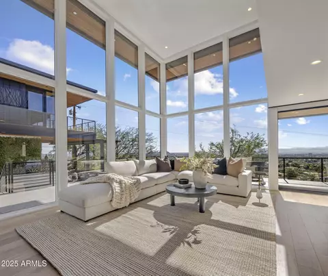 Living - 5419 E Valle Vista Rd, Phoenix, AZ 85018 photo 3 of 8