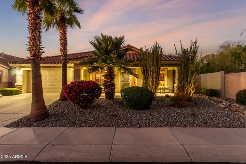 2302 W Hedgehog Pl, Phoenix, AZ 85085