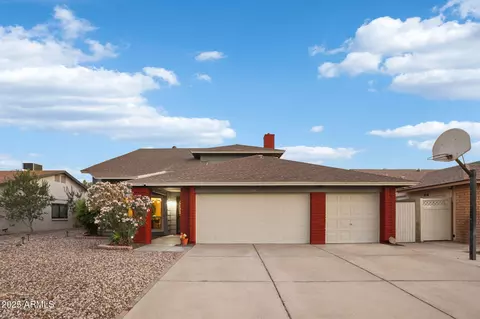 945 W Portobello Ave, Mesa, AZ 85210