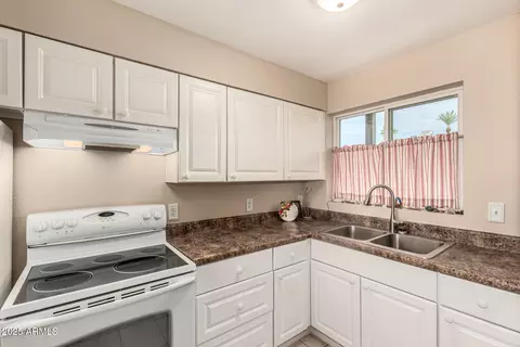 10821 N Fairway Ct E, Sun City, AZ 85351