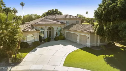 5839 W Del Lago Cir, Glendale, AZ 85308