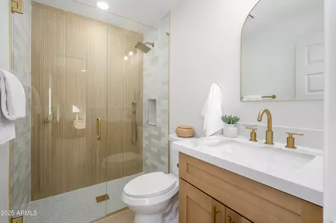 Bath - 1407 E Wesleyan Dr, Tempe, AZ 85282 photo 1 of 3