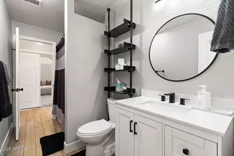 Bath - 110 W Rosemonte Dr, Phoenix, AZ 85027 photo 3 of 4