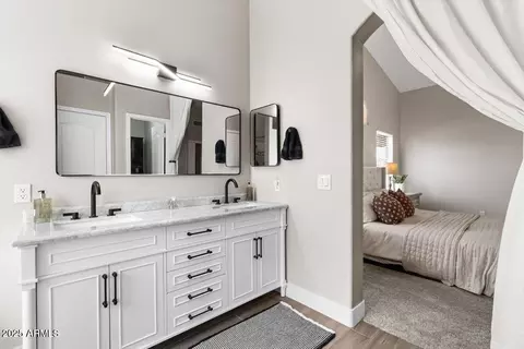 Bath - 110 W Rosemonte Dr, Phoenix, AZ 85027 photo 2 of 4