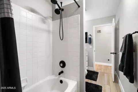 Bath - 110 W Rosemonte Dr, Phoenix, AZ 85027 photo 4 of 4