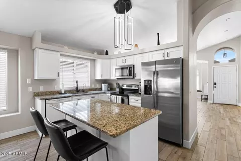 Kitchen - 110 W Rosemonte Dr, Phoenix, AZ 85027 photo 3 of 4