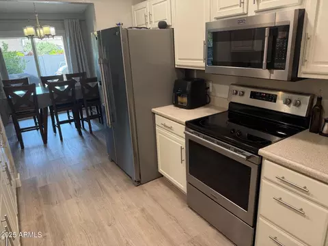 Kitchen - 4007 E Kimberly Way, Phoenix, AZ 85050 photo 4 of 4