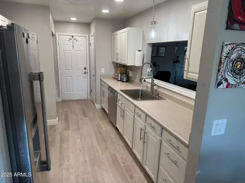 Kitchen - 4007 E Kimberly Way, Phoenix, AZ 85050 photo 3 of 4