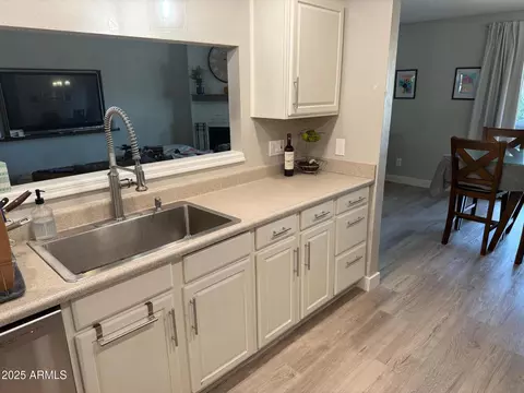 Kitchen - 4007 E Kimberly Way, Phoenix, AZ 85050 photo 2 of 4