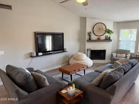 Living - 4007 E Kimberly Way, Phoenix, AZ 85050 photo 1 of 2