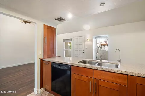 Kitchen - 6533 N 7th Ave #2, Phoenix, AZ 85013 photo 4 of 4