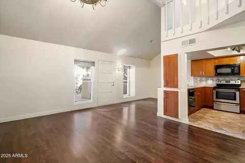 Living - 6533 N 7th Ave #2, Phoenix, AZ 85013 photo 3 of 4
