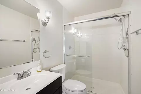 Bath - 6533 N 7th Ave #2, Phoenix, AZ 85013 photo 3 of 3