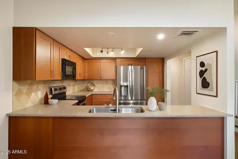 Kitchen - 6533 N 7th Ave #2, Phoenix, AZ 85013 photo 1 of 4