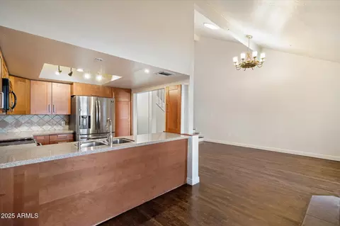 Kitchen - 6533 N 7th Ave #2, Phoenix, AZ 85013 photo 3 of 4