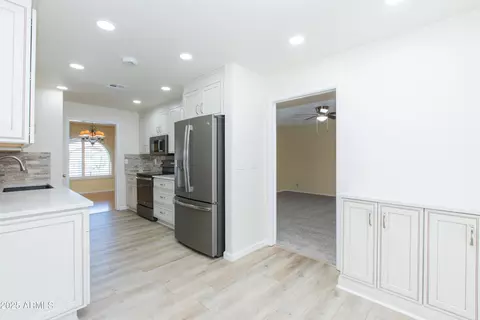 Kitchen - 4533 E Florian Cir, Mesa, AZ 85206 photo 1 of 8
