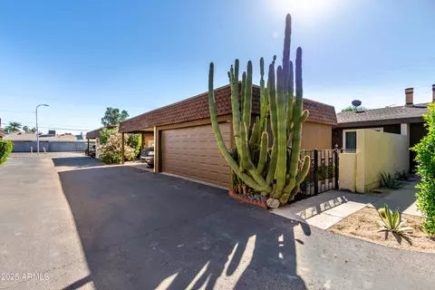 3033 N 39th St #4, Phoenix, AZ 85018