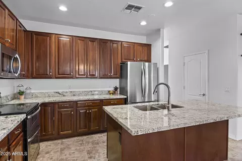 Kitchen - 4186 E Blue Sage Rd, Gilbert, AZ 85297 photo 2 of 6