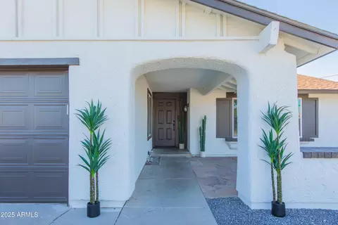 2937 E Garnet Cir, Mesa, AZ 85204 photo 2