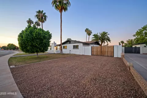 Exterior - 1618 E Greenway St, Mesa, AZ 85203 photo 2 of 5
