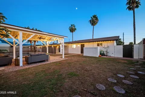 Exterior - 1618 E Greenway St, Mesa, AZ 85203 photo 5 of 5