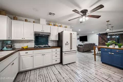 Kitchen - 1618 E Greenway St, Mesa, AZ 85203 photo 1 of 2