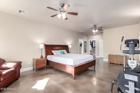 Bedroom - 1135 E Lawrence Rd, Phoenix, AZ 85014 photo 1 of 2