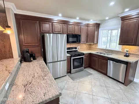 Kitchen - 1135 E Lawrence Rd, Phoenix, AZ 85014 photo 1 of 2