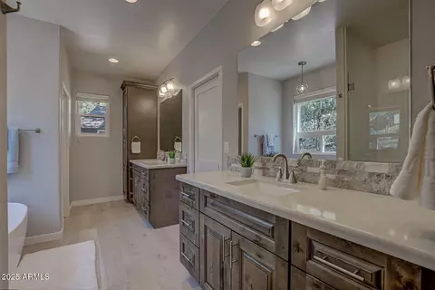 Bath - 4016 W Forest Ct, Pine, AZ 85544 photo 1 of 6