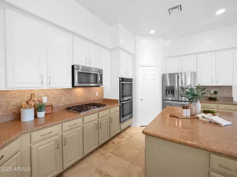 Kitchen - 28 E Joseph Way, Gilbert, AZ 85295 photo 2 of 4