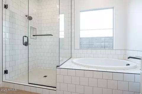 Bath - 1244 E Prescott St, Gilbert, AZ 85298 photo 2 of 4