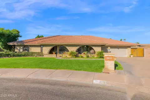 426 E Carol Ann Way, Phoenix, AZ 85022