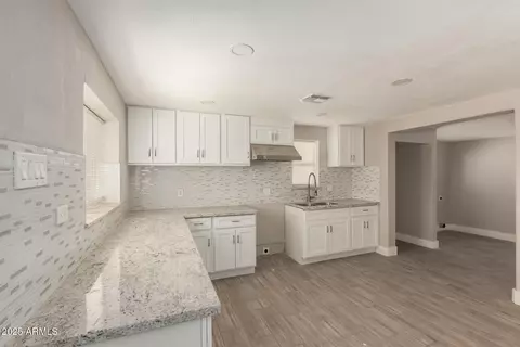 Kitchen - 3338 E Virginia Ave, Phoenix, AZ 85008 photo 1 of 1