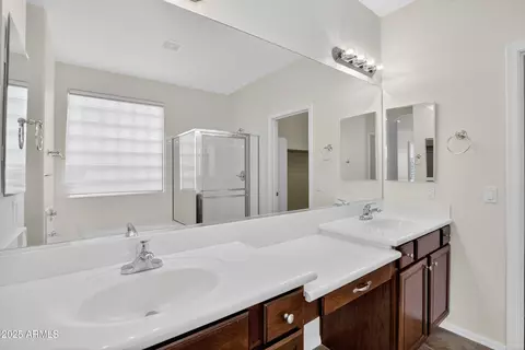 Bath - 7325 E Minton Cir, Mesa, AZ 85207 photo 2 of 6