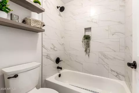 Bath - 2516 E Windsong Dr, Phoenix, AZ 85048 photo 5 of 5