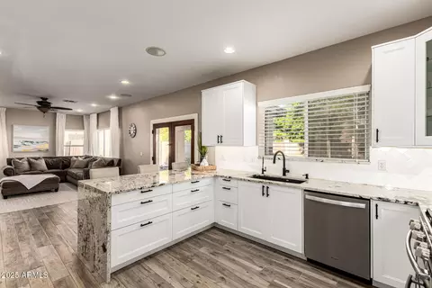 Kitchen - 2516 E Windsong Dr, Phoenix, AZ 85048 photo 4 of 5